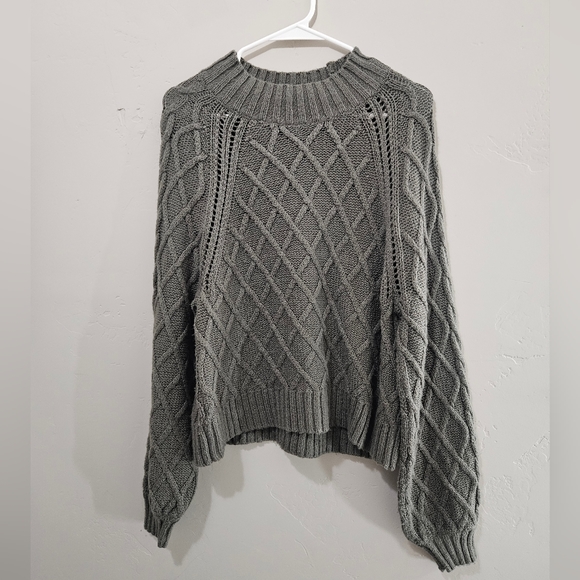 AEO Mock Turtleneck Cable Knit Sweater Size L - Picture 1 of 3